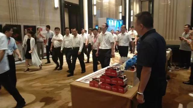 全國政協副主席齊續春，湖南省委副書記、省長許達哲，商務部副部長王炳南，湖南省委常委、長沙市委書記胡衡華，副省長何報翔，省商務廳廳長徐湘平等許多重要領導嘉賓出席了品鑒會